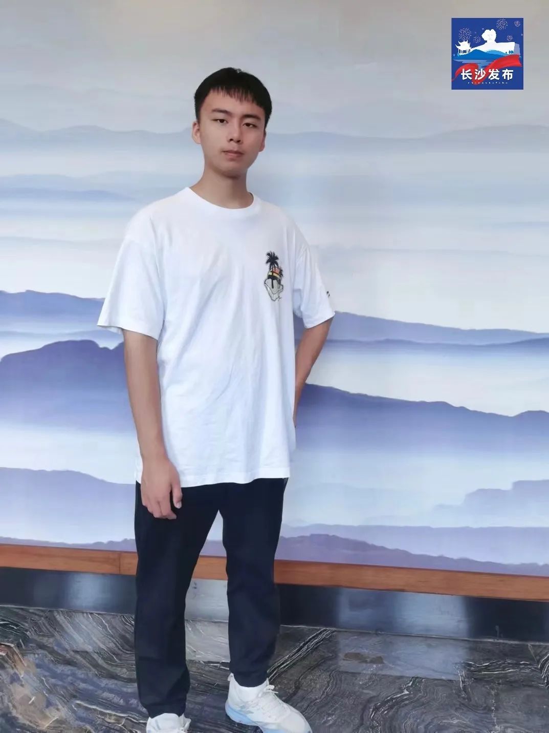 DƬ